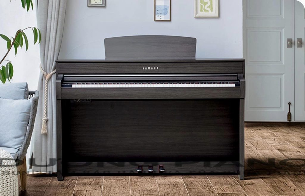 Dưới 25 triệu nên mua piano cơ hay piano điện