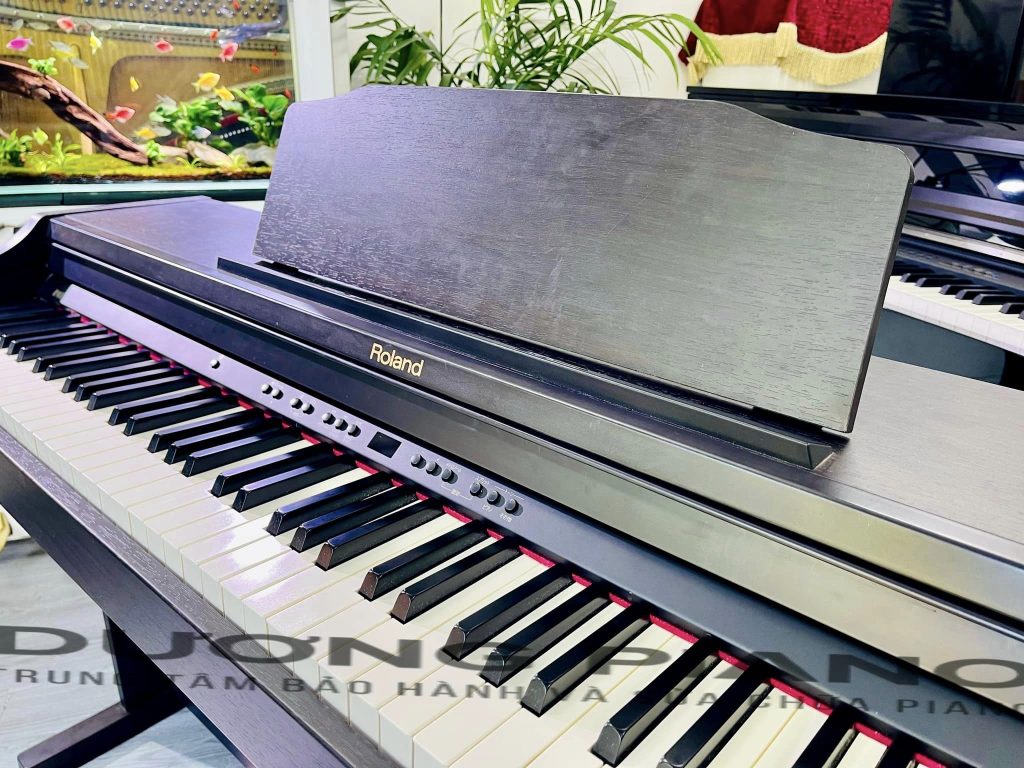 cùng 1 model piano nhưng chất lượng và giá khác nhau