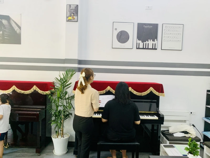 học đàn piano giá rẻ 